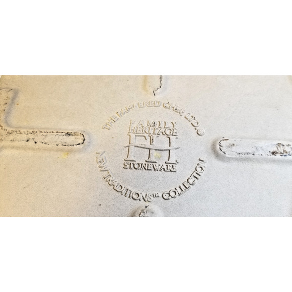 Pampered Chef Family Heritage 11x10x2.5" Stoneware Baking Dish/Pan - Picture 4 of 6